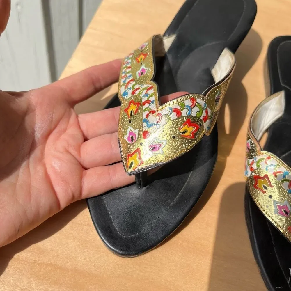 Vintage Indian Leather Sandals – Hand-Painted Gold Enamel – Size 7